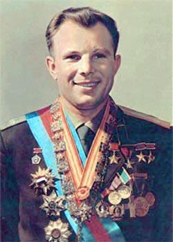 :Yuri Gagarin official portrait.jpg